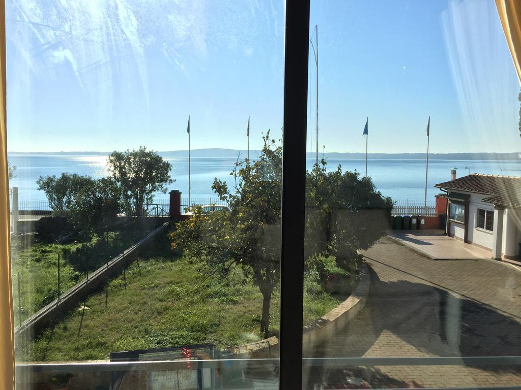 Verde Blu Lakefront Boutique Holiday Apartments Trevignano Romano Exterior foto