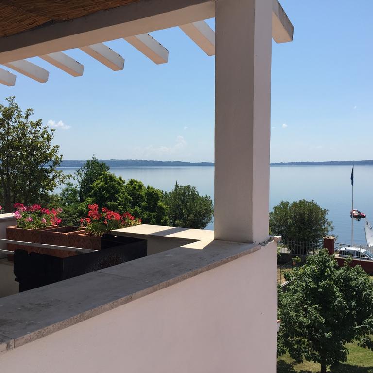 Verde Blu Lakefront Boutique Holiday Apartments Trevignano Romano Quarto foto
